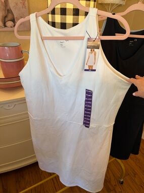 Women’s Gap White Athletic Dress Tank Dress with Built-In Bra & Shorts Sz XXL